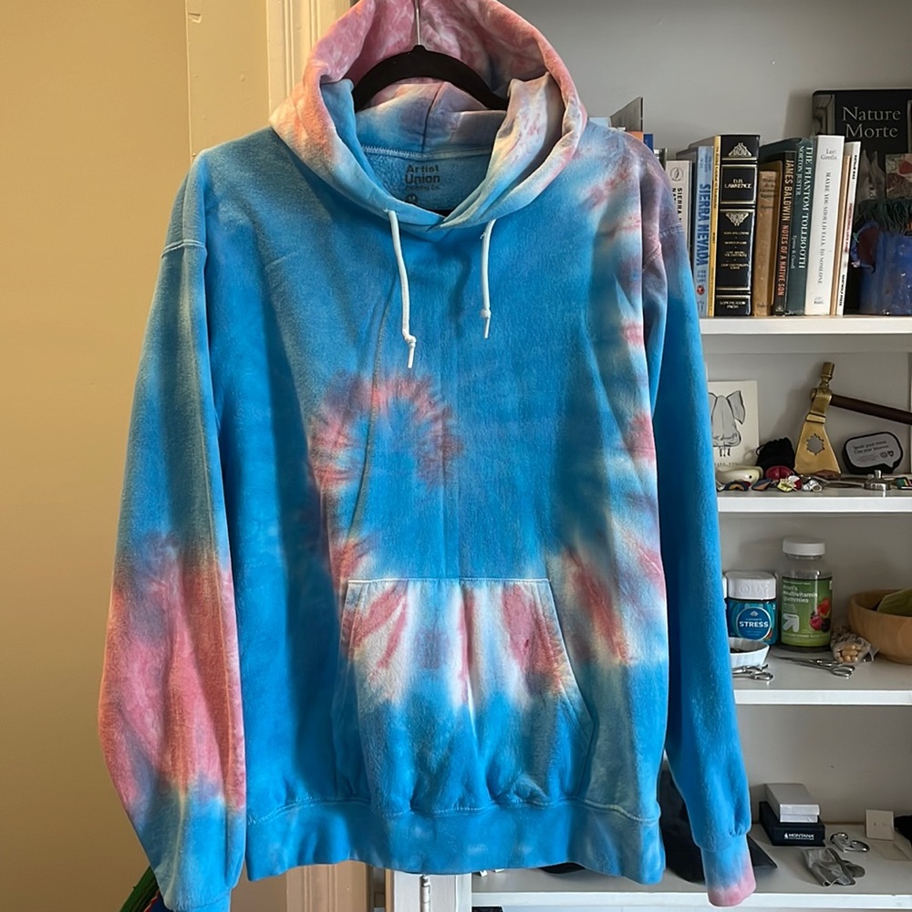 tie dye hoodie artist union co. size M.
